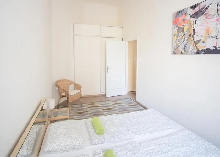 Sunny&modern Flat In Historic Building