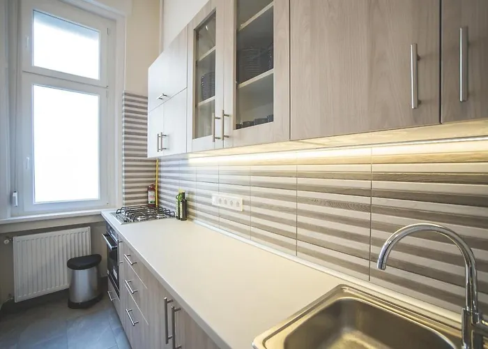 Sunny&modern Flat In Historic Building *