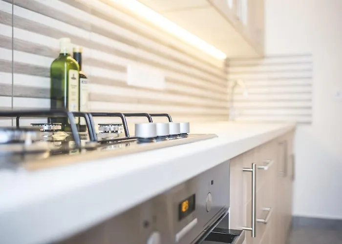 Sunny&modern Flat In Historic Building 公寓 *