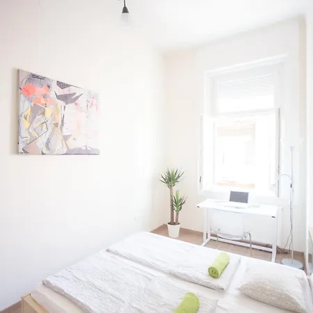 Apartament Sunny&modern Flat In Historic Building Budapesta
