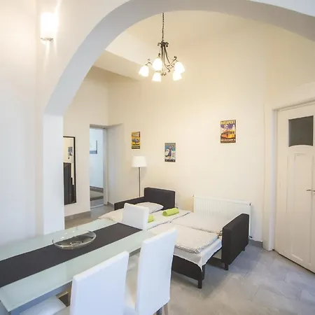 Sunny&modern Flat In Historic Building