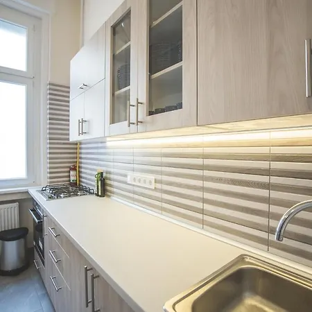 Sunny&modern Flat In Historic Building *