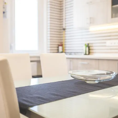아파트 Sunny&modern Flat In Historic Building