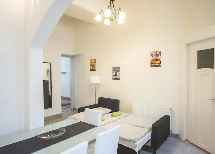 Sunny&modern Flat In Historic Building