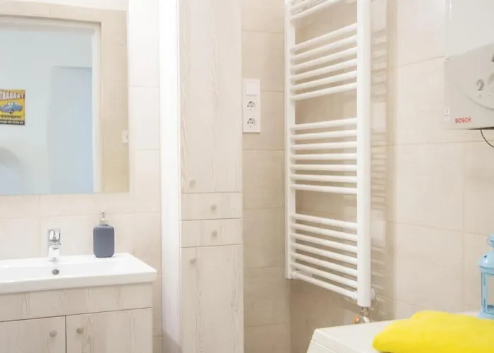 Sunny&modern Flat In Historic Building Lägenhet Budapest