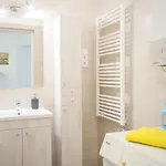 Sunny&modern Flat In Historic Building Апартаменты Будапешт
