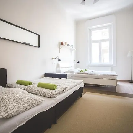 Sunny&modern Flat In Historic Building *