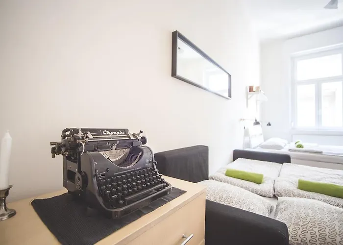 Sunny&modern Flat In Historic Building Lejlighed