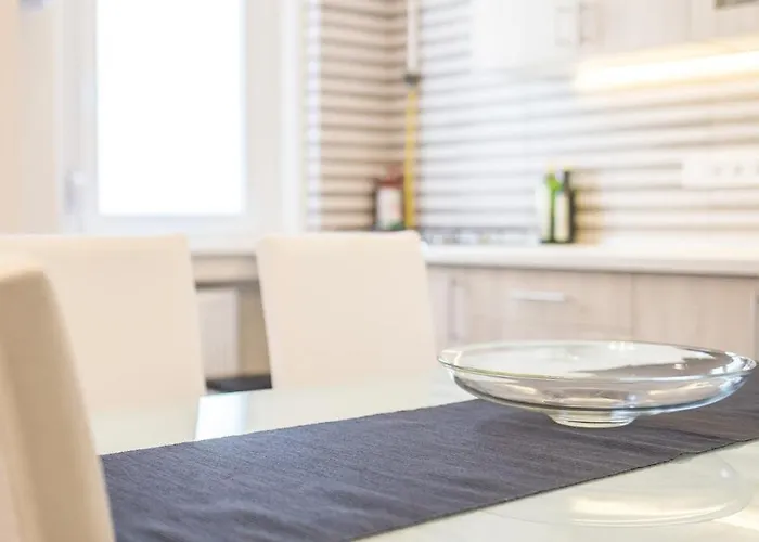 Apartment Sunny&modern Flat In Historic Building